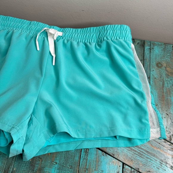 Fabletics Green Activewear Shorts Size XL Sporty Workout - Picture 3 of 9